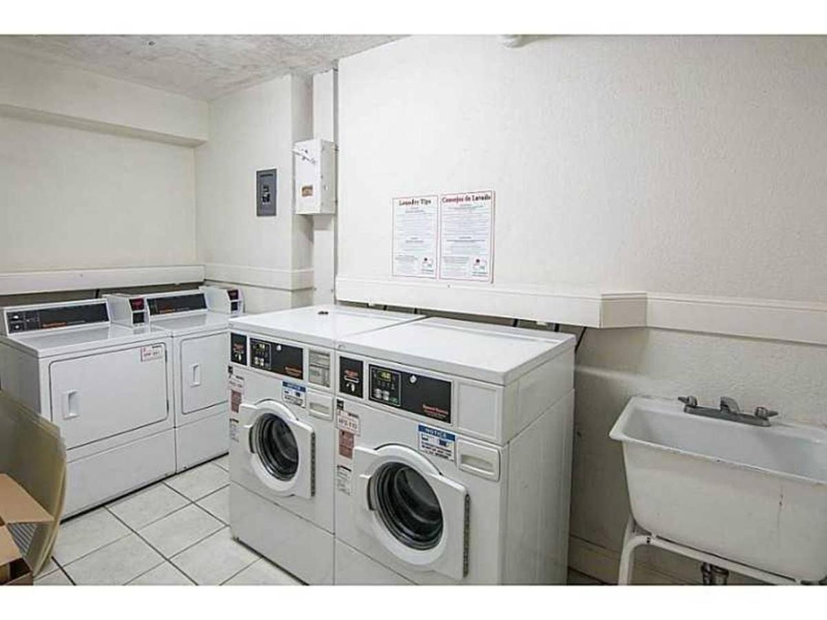 Paradise On Hollywood Beach 2 Bed 2 Bath Apartment Exterior photo